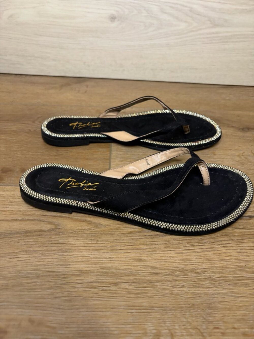 Thalia Sodi Bedaf Black Rhinestone Wedge Flip Flop Sandals Size 6.5M